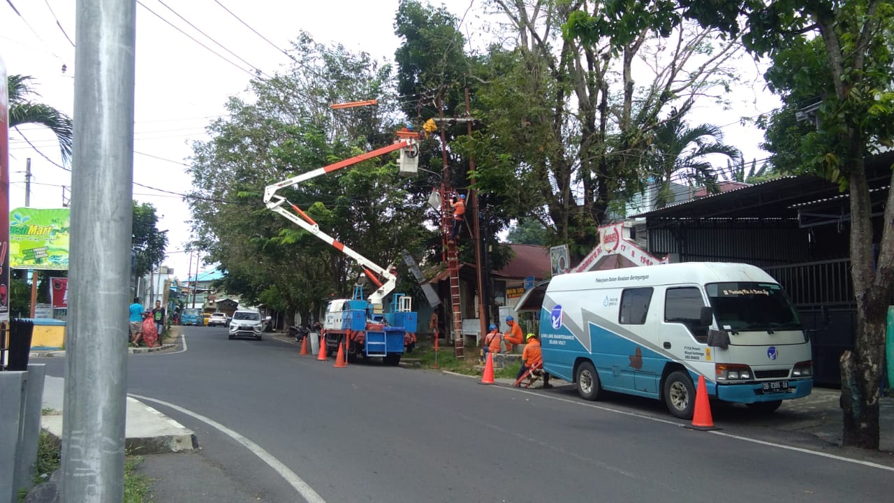 Atasi Gangguan Tanpa Pemadaman, Tarsius UP3 Manado Beraksi